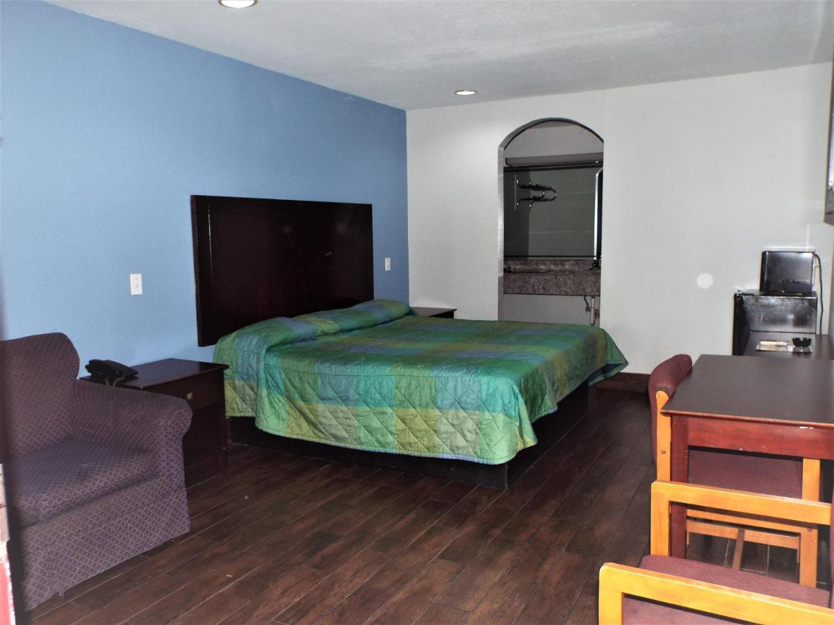 Luxury Inn Channelview Exterior photo